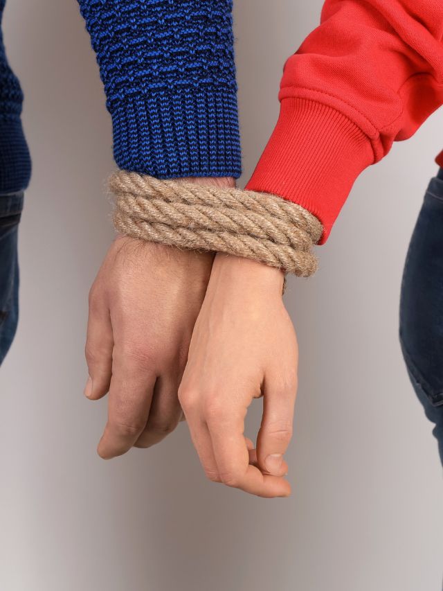 6 SIGNS OF CODEPENDENCY